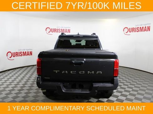 Used 2025 Toyota Tacoma TRD Sport AWD/4WD image 7