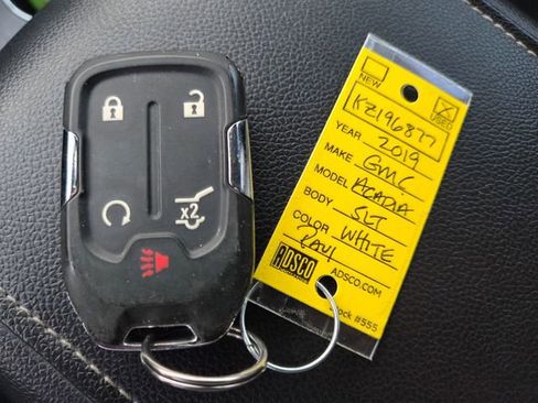 Used 2019 GMC Acadia SLT w/ LPO, Floor Liner Package image 19