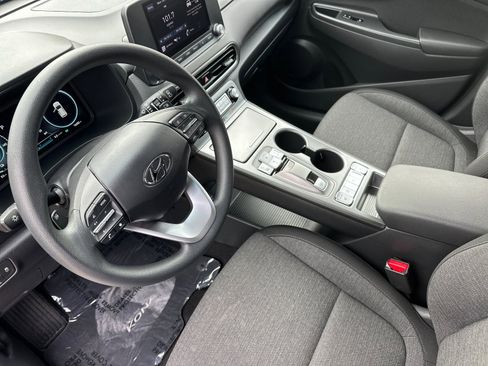 Used 2023 Hyundai Kona SE w/ Cargo Package image 10