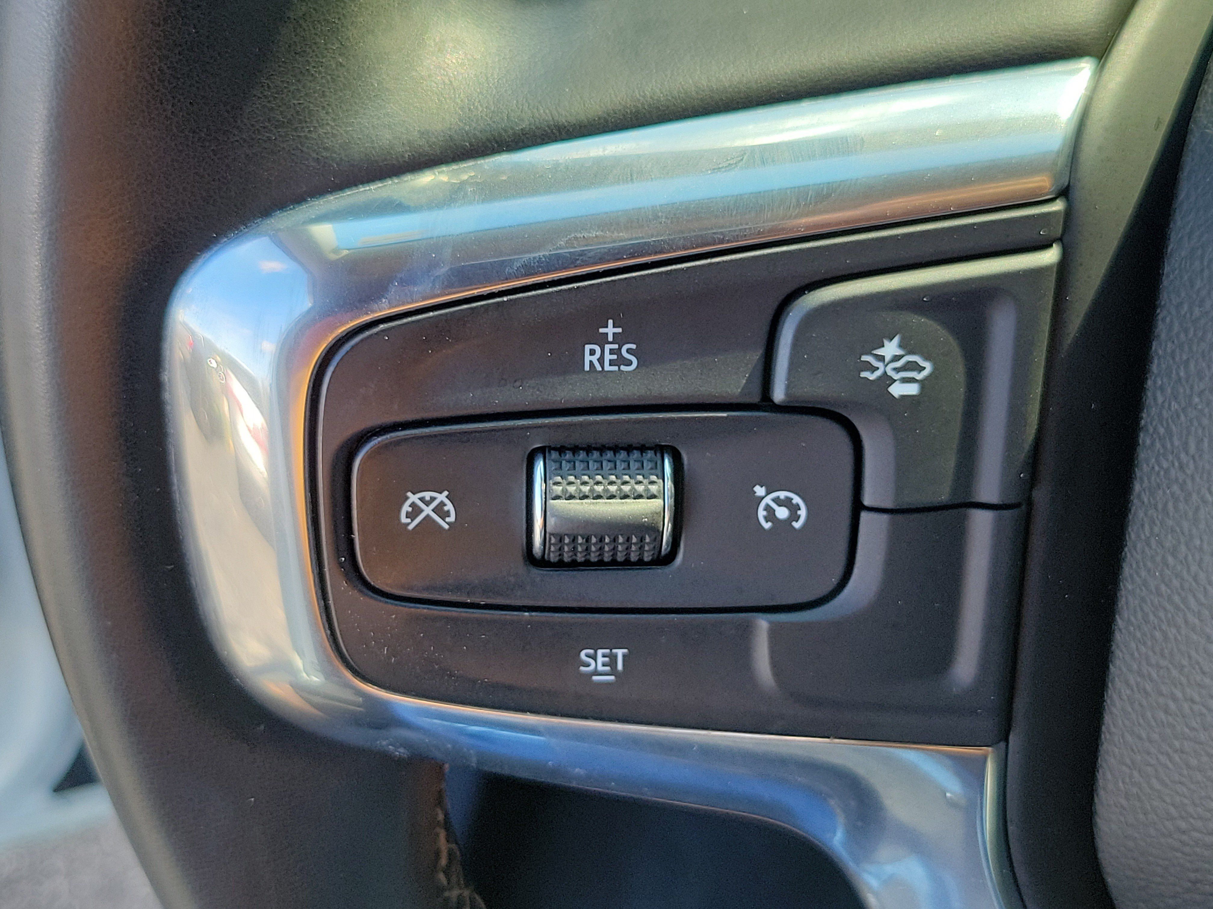 Used 2023 Chevrolet Blazer LT w/ Midnight/Sport Edition FWD image 30