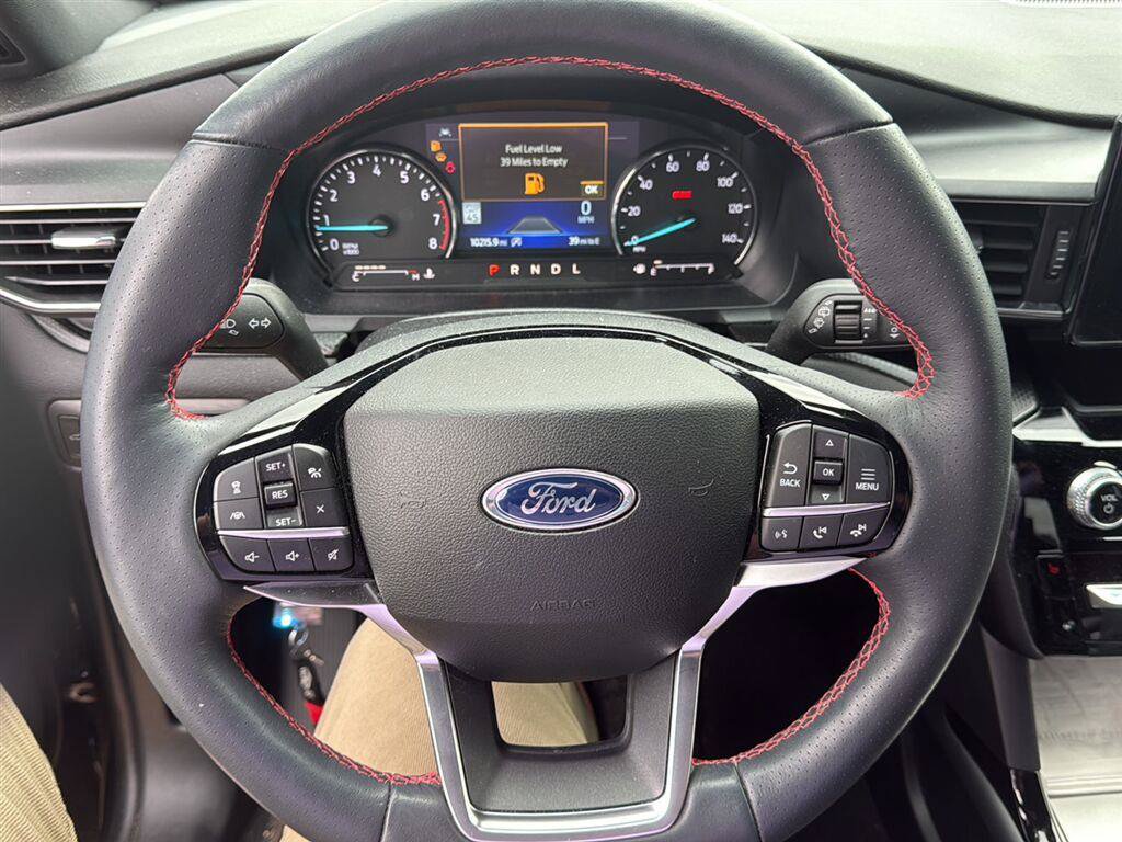 Used 2024 Ford Explorer ST-Line w/ Class IV Trailer Tow Package AWD/4WD image 3