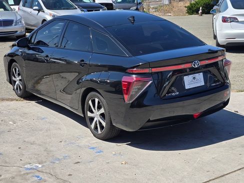 Used 2018 Toyota Mirai FWD image 12