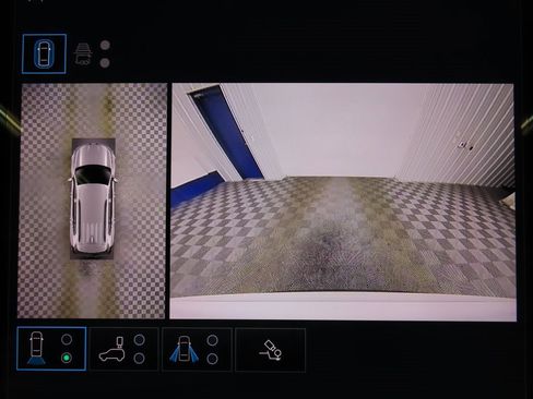 Used 2024 GMC Acadia Denali image 16