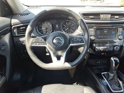 Used 2019 Nissan Rogue SL w/ Premium Package AWD/4WD image 14