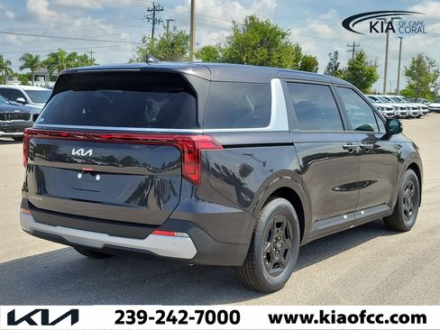 New 2026 Kia Carnival FWD image 6