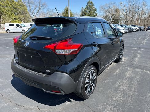 Used 2019 Nissan Kicks SR w/ SR Premium Package image 3