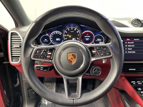 Used 2022 Porsche Cayenne E-Hybrid Coupe image 6