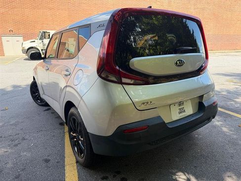 Used 2020 Kia Soul LX FWD image 4