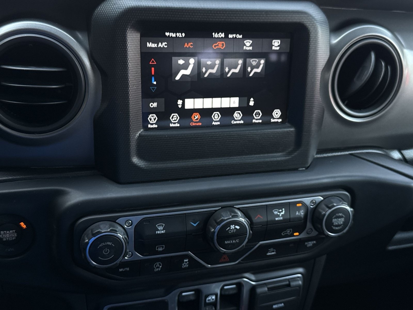 Used 2023 Jeep Wrangler Unlimited Sport AWD/4WD image 19