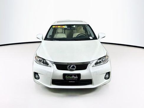 Used 2013 Lexus CT 200h w/ Premium Pkg w/Navigation FWD image 2