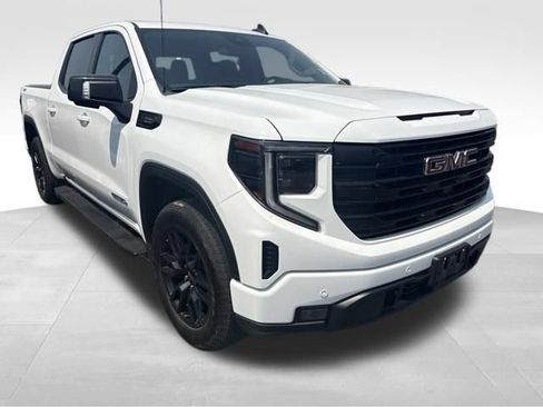 Used 2024 GMC Sierra 1500 Elevation w/ Elevation Premium Package AWD/4WD image 8