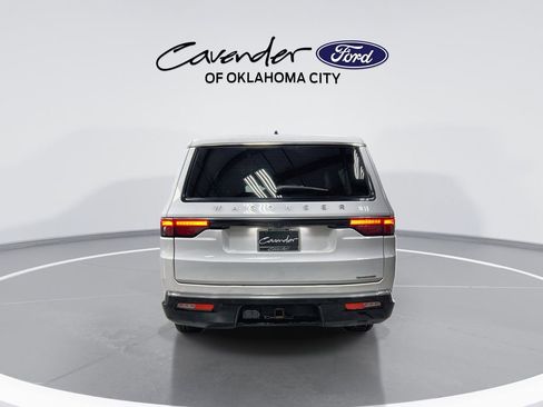 Used 2024 Jeep Wagoneer L Series III w/ Flexible Seating Group image 7