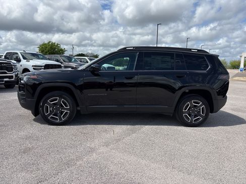 New 2026 Jeep Cherokee Laredo image 2