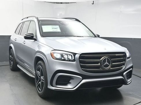 Used 2026 Mercedes-Benz GLS 450 4MATIC image 2