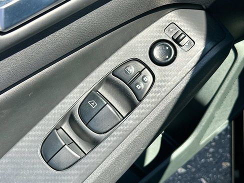 Used 2024 Nissan Altima 2.5 SV FWD image 17
