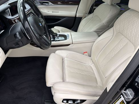 Used 2021 BMW 750i xDrive w/ Executive Package AWD/4WD image 5