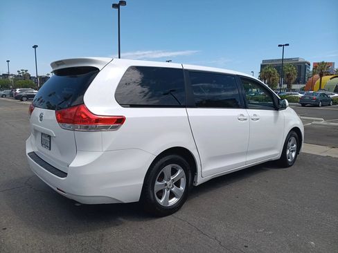 Used 2012 Toyota Sienna LE FWD image 8
