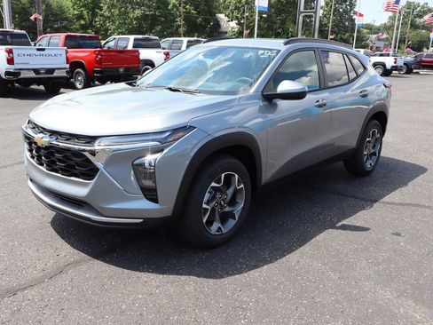 New 2026 Chevrolet Trax LT w/ Driver Confidence Package FWD image 24