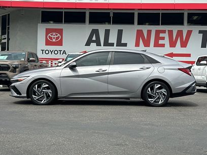 Used 2025 Hyundai Elantra Limited