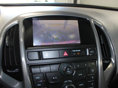 Used 2015 Buick Verano w/ Comfort Package FWD image 17