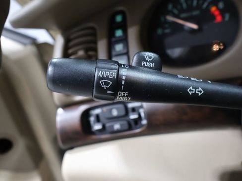 Used 2005 Buick Le Sabre Custom w/ Platinum Edition Plus Pkg image 29