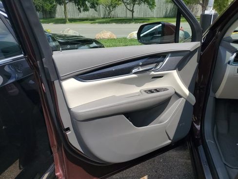 Certified 2022 Cadillac XT6 Premium Luxury AWD/4WD image 21