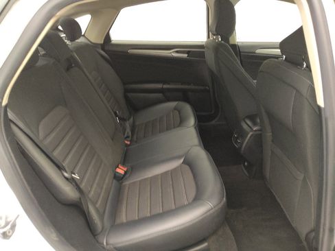 Used 2020 Ford Fusion SE FWD image 19