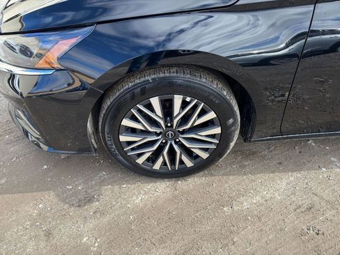 Used 2025 Nissan Altima 2.5 SV image 30