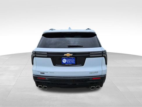 Used 2026 Chevrolet Traverse High Country w/ LPO, Floor Liner Package AWD/4WD image 8