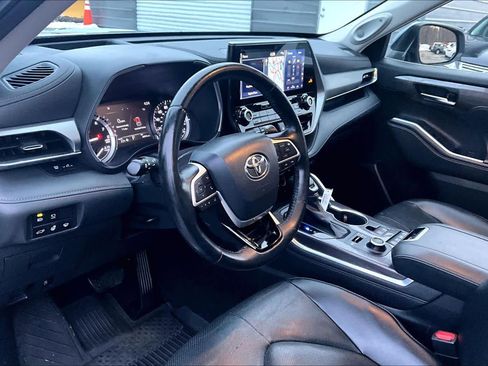 Certified 2022 Toyota Highlander Platinum image 16