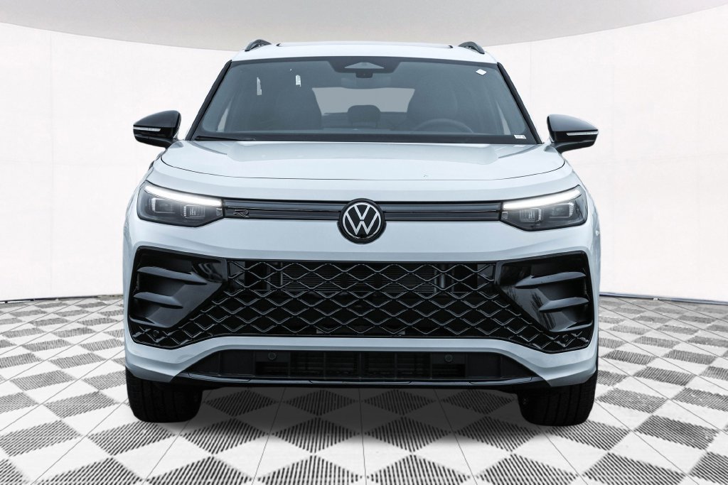 Used 2026 Volkswagen Tiguan SE R-Line AWD/4WD image 9