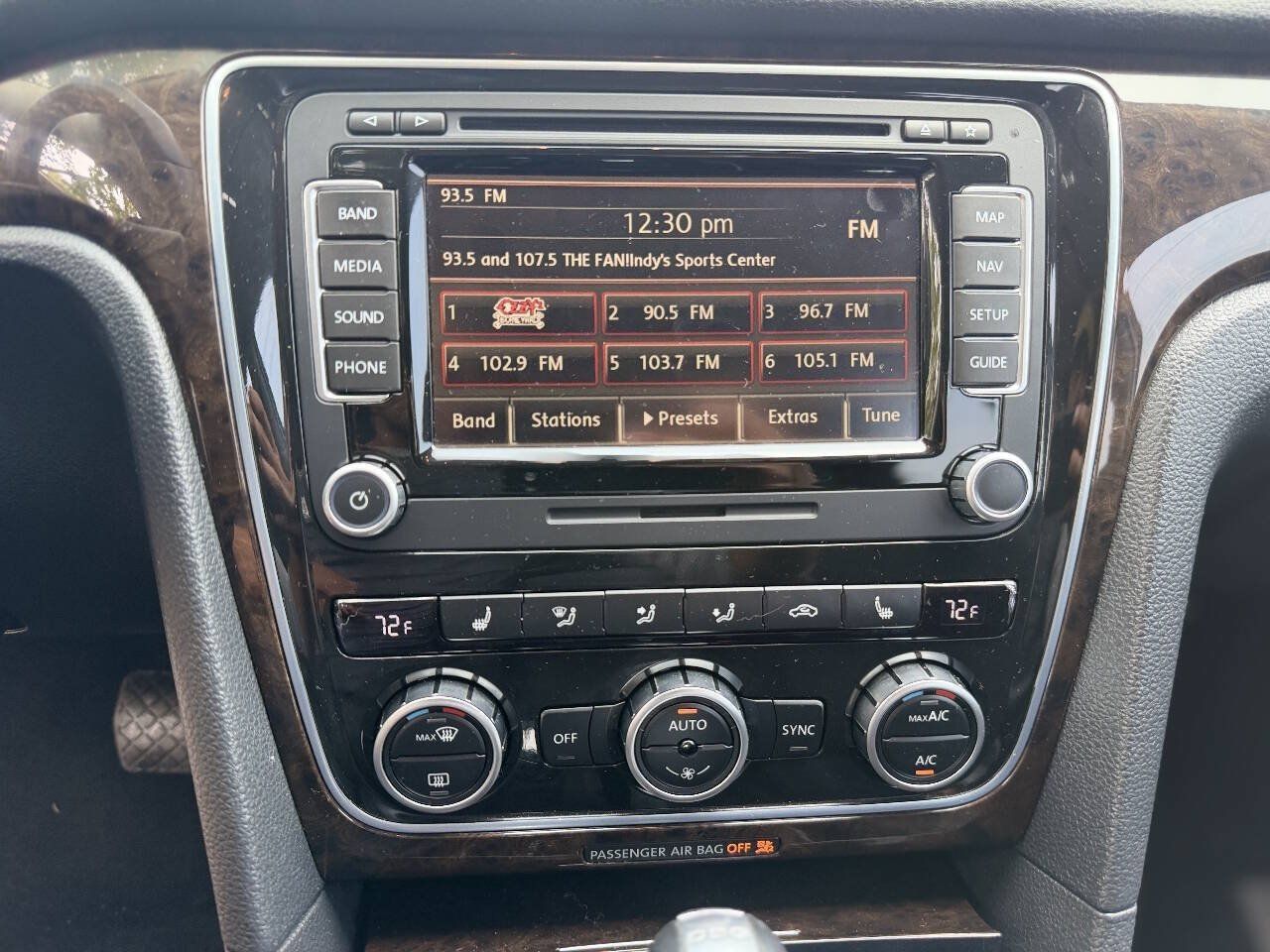 Used 2015 Volkswagen Passat TDI SEL Premium FWD image 16
