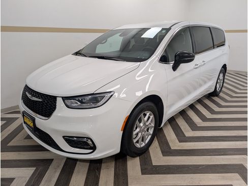 Used 2025 Chrysler Pacifica Select FWD image 1