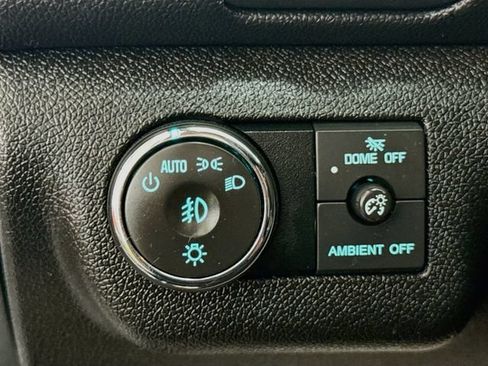 Used 2017 Chevrolet Traverse LT FWD image 11