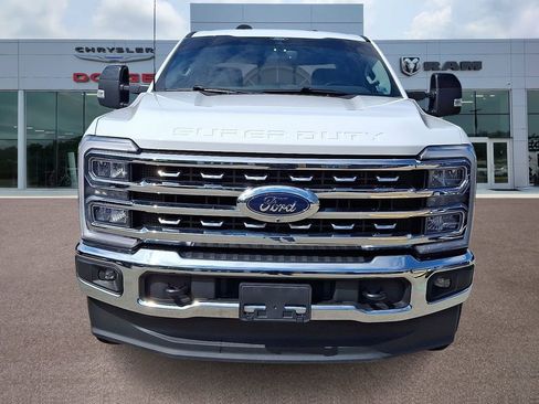 Used 2024 Ford F250 Lariat image 2