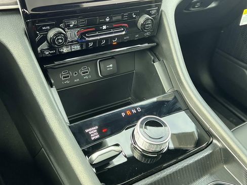 New 2025 Jeep Grand Cherokee L Limited image 17