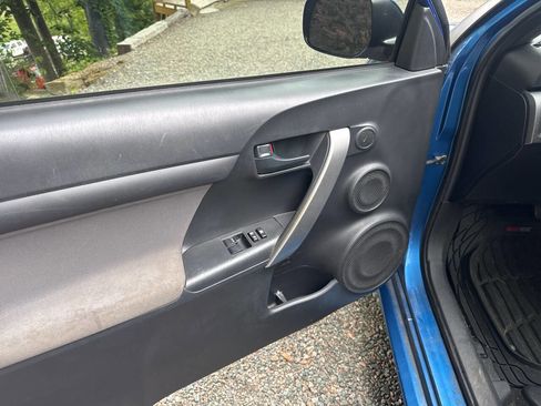 Used 2015 Scion tC FWD image 9
