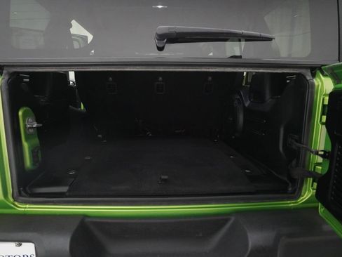 Used 2018 Jeep Wrangler Unlimited Sport S AWD/4WD image 10