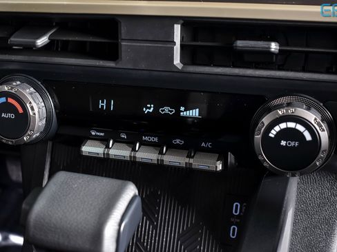 Used 2025 Toyota Tacoma TRD Off-Road image 24