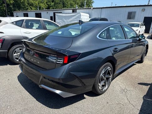 Used 2025 Hyundai Sonata SEL FWD image 4