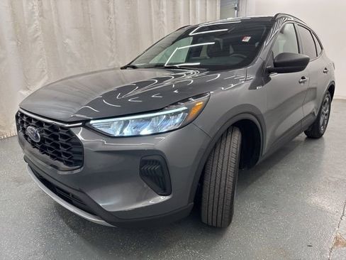 Used 2025 Ford Escape ST-Line FWD image 5