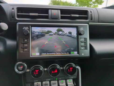 Used 2022 Toyota GR86 Premium image 17