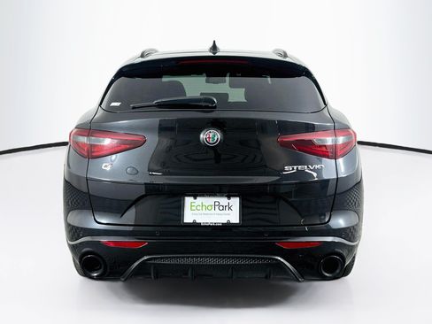 Used 2022 Alfa Romeo Stelvio Veloce AWD/4WD image 7