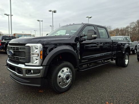 New 2026 Ford F450 XL w/ XL Chrome Package image 3