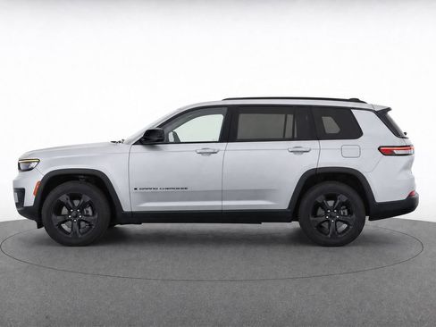 Used 2023 Jeep Grand Cherokee L Laredo RWD image 6