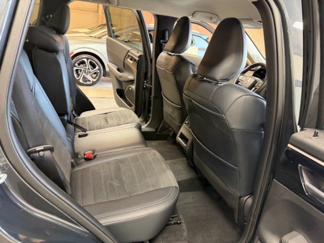 Used 2025 Mitsubishi Outlander SE FWD image 33