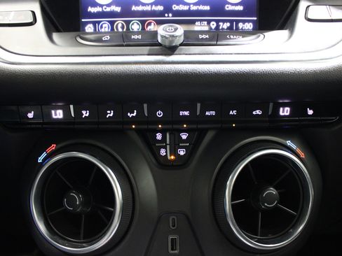 Used 2022 Chevrolet Blazer LT FWD image 18