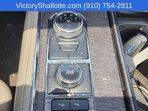 Used 2019 Ford Expedition Limited w/ Equipment Group 302A AWD/4WD image 6