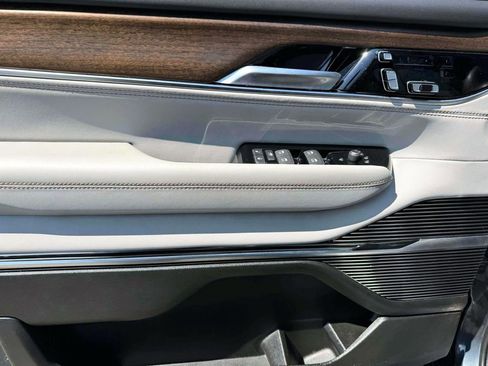Certified 2025 Jeep Grand Wagoneer 4WD image 19