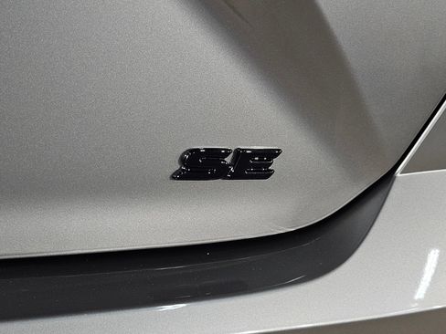 Used 2025 Toyota Camry SE FWD image 38